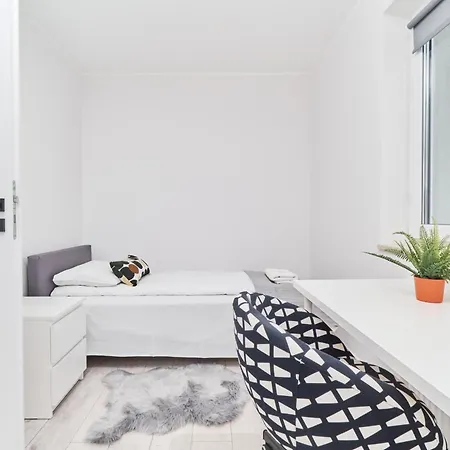 Siemianowicka With Balcony & Parking By Renters Wroclaw