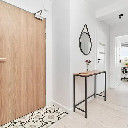 Siemianowicka With Balcony & Parking By Renters Wroclaw