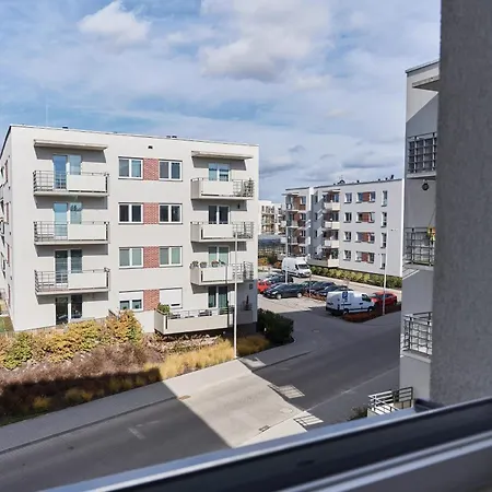 Siemianowicka With Balcony & Parking By Renters Apartment