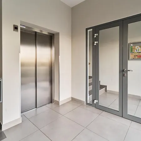 Siemianowicka With Balcony & Parking By Renters Apartment Wroclaw