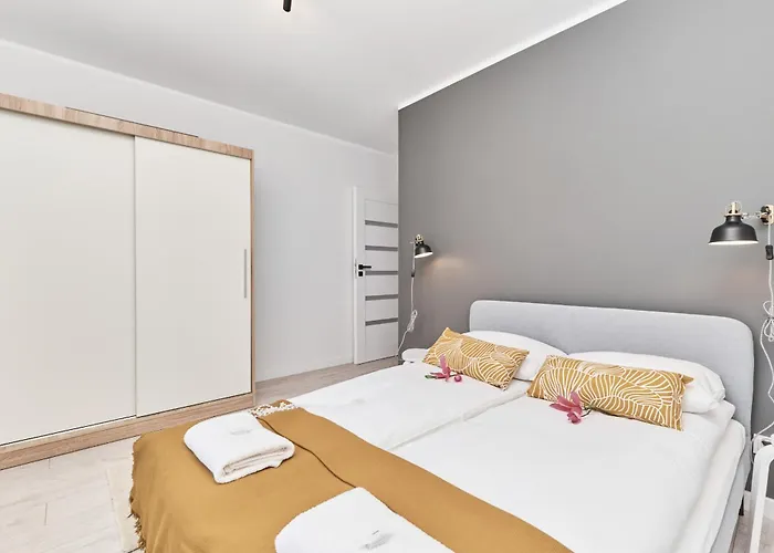 Siemianowicka With Balcony & Parking Wroclaw By Renters Apartmán