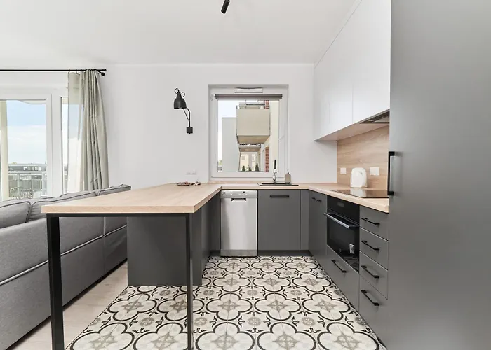 Siemianowicka With Balcony & Parking Wroclaw By Renters *