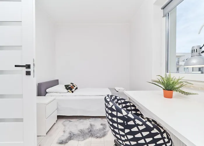 Siemianowicka With Balcony & Parking Wroclaw By Renters Vratislav