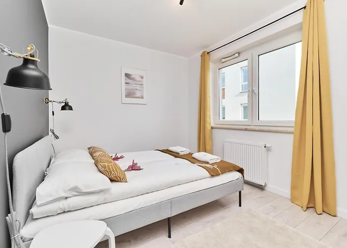 Siemianowicka With Balcony & Parking Wroclaw By Renters Apartmán