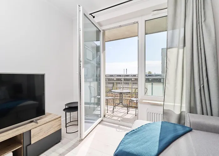 Siemianowicka With Balcony & Parking Wroclaw By Renters