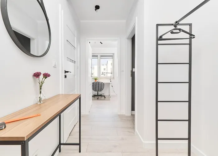 Siemianowicka With Balcony & Parking Wroclaw By Renters Apartmán Vratislav